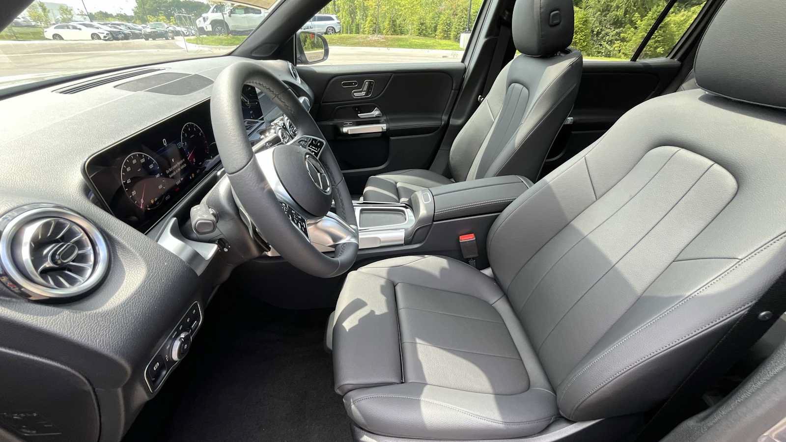 New 2026 Mercedes-Benz GLB 250 4MATIC image 15