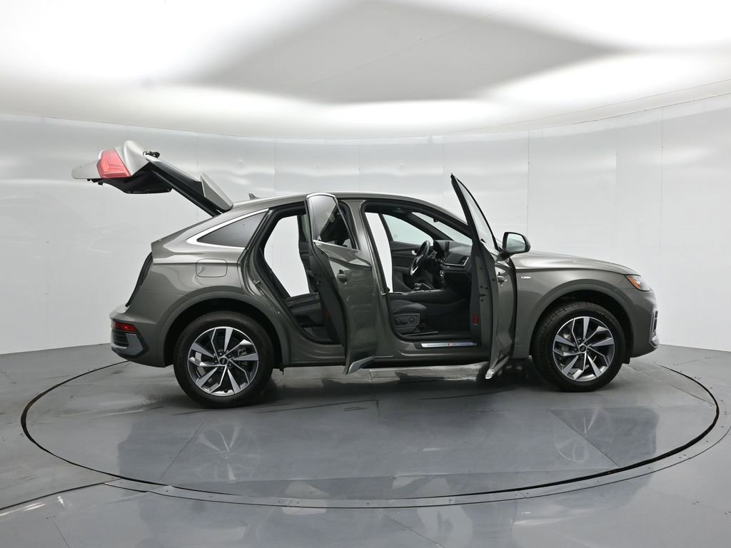 Used 2023 Audi Q5 2.0T Premium w/ Convenience Package image 5