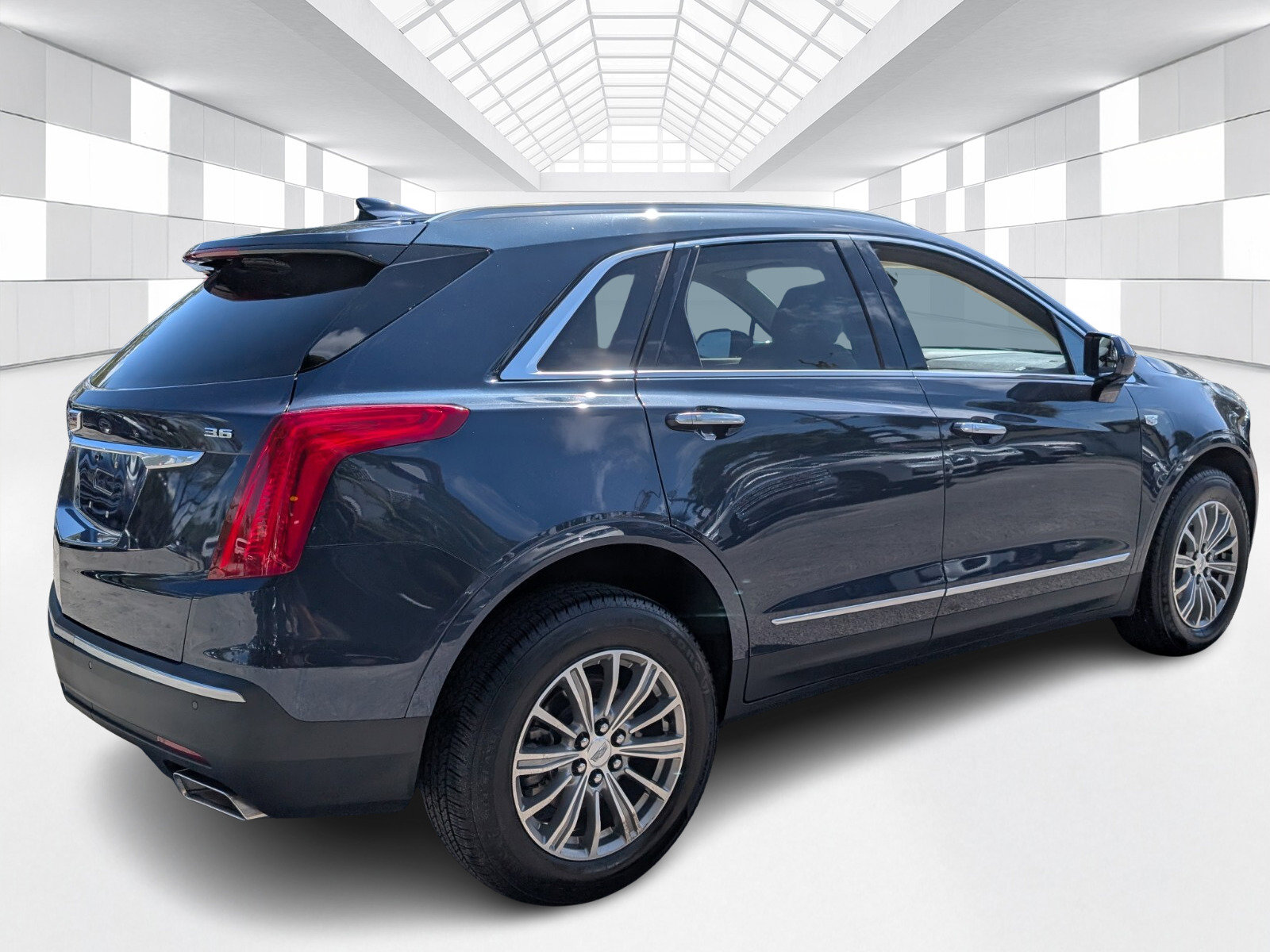 Used 2018 Cadillac XT5 Luxury image 7