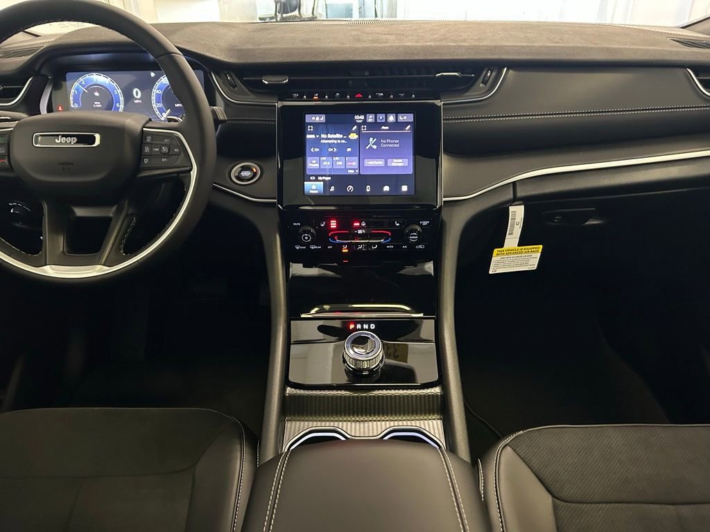 New 2025 Jeep Grand Cherokee Laredo image 13