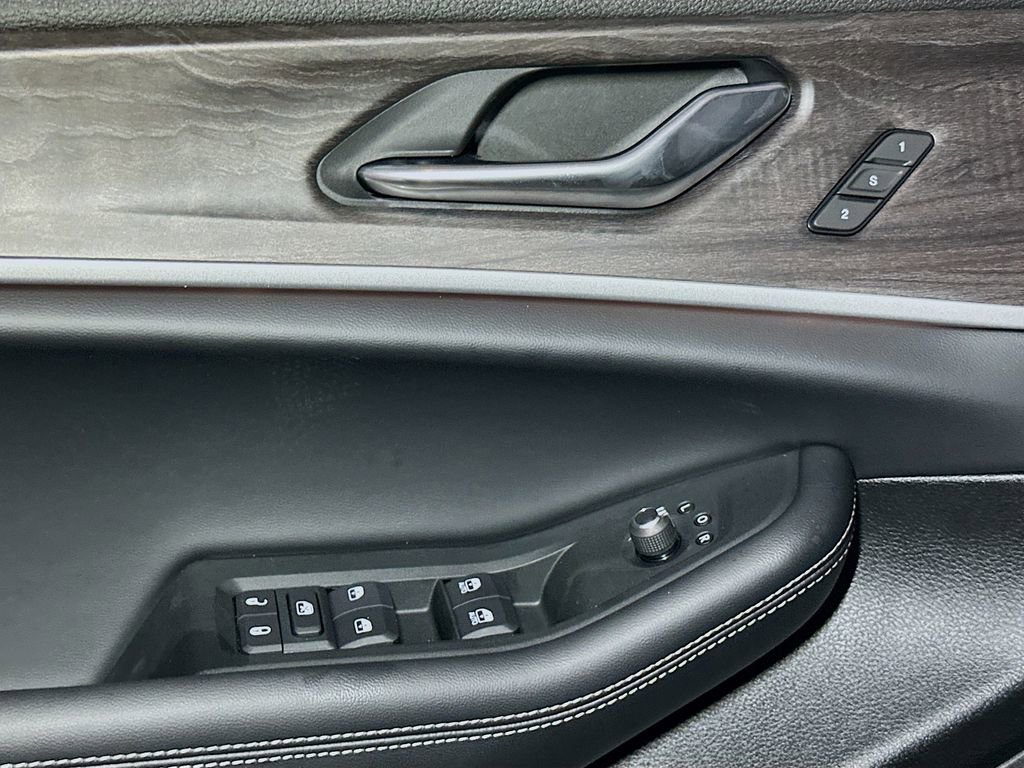 New 2025 Jeep Grand Cherokee L Limited w/ Luxury Tech Group II image 13