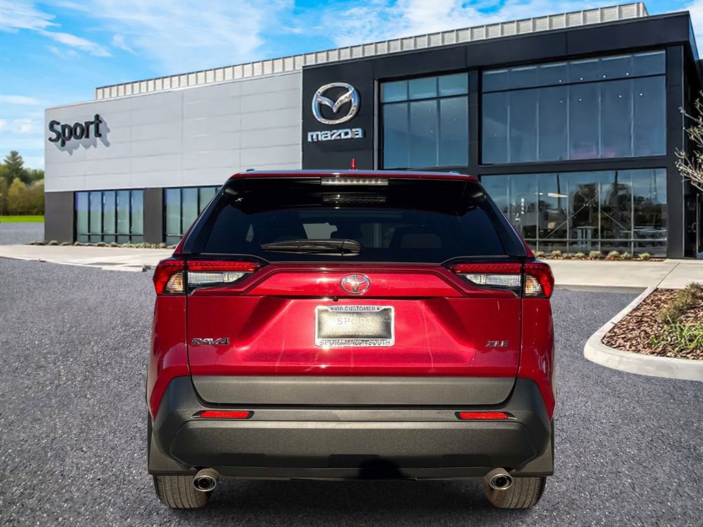 Used 2025 Toyota RAV4 XLE w/ Convenience Package FWD image 4