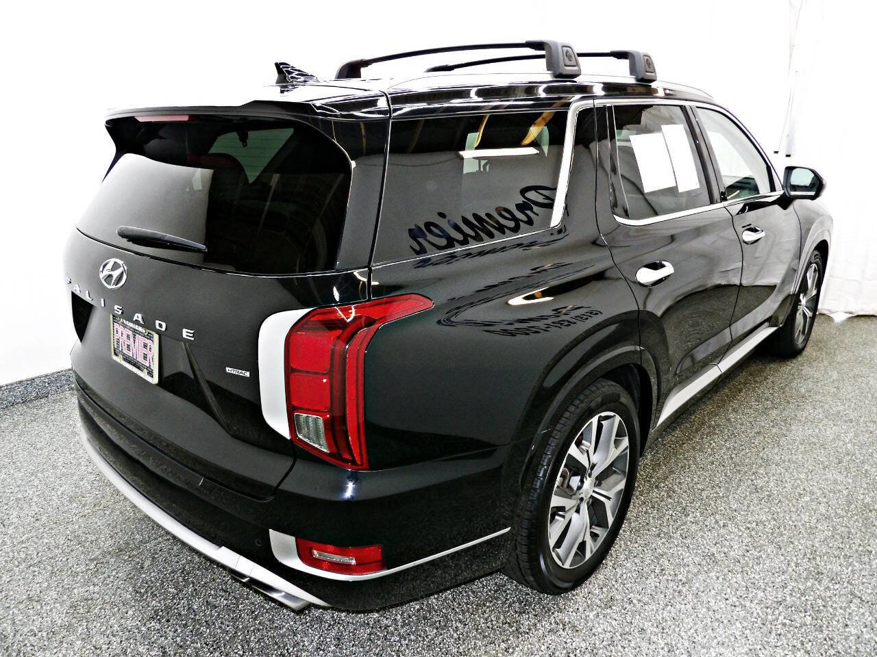 Used 2022 Hyundai Palisade Limited w/ Cargo Package image 6