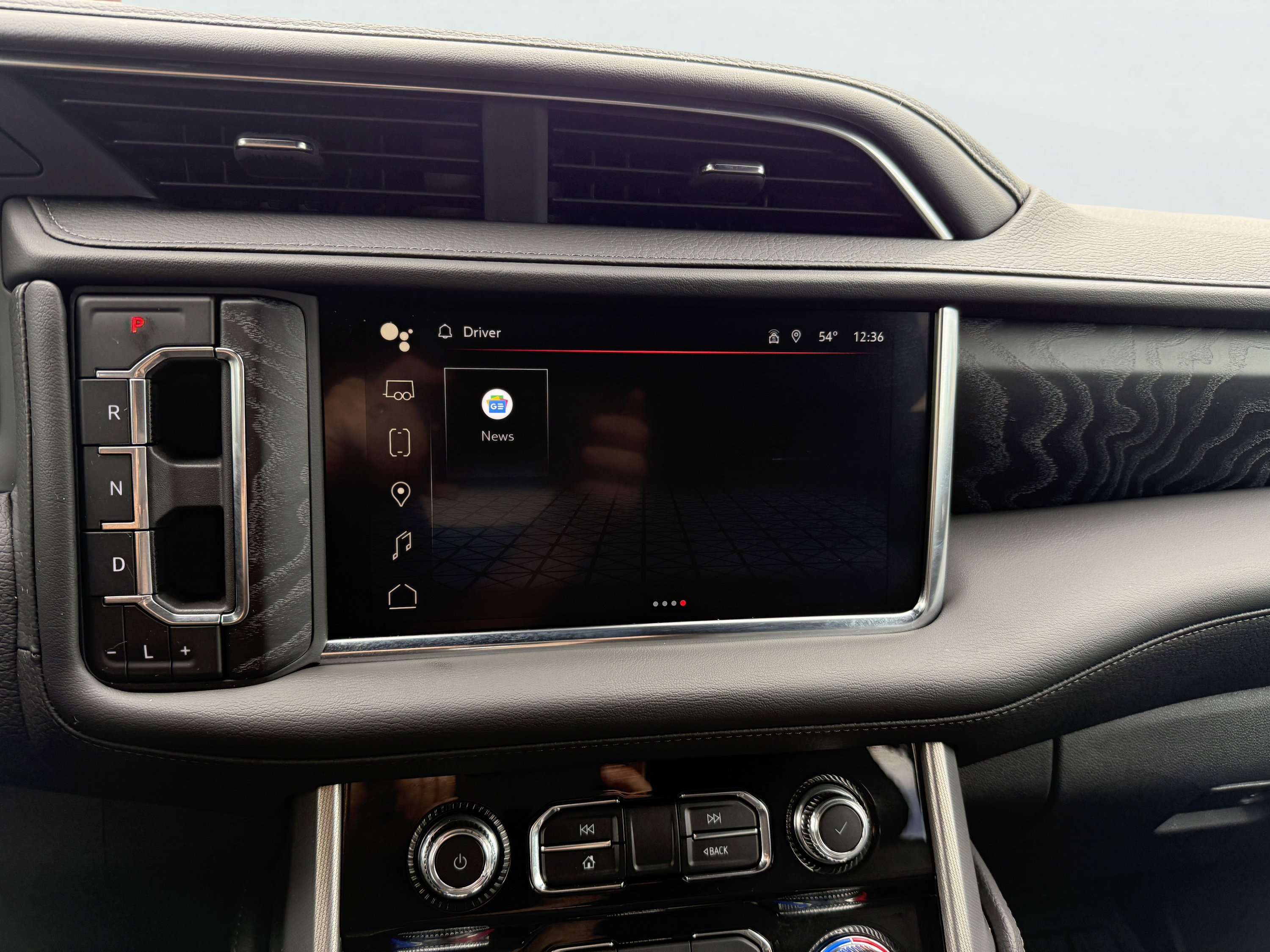 Used 2024 GMC Yukon XL Denali w/ Advanced Technology Package image 28