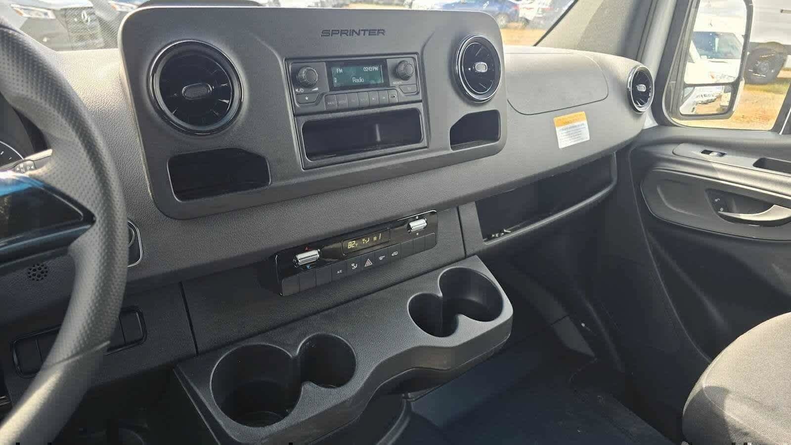 Used 2025 Mercedes-Benz Sprinter 2500 image 37