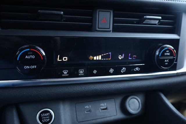 Used 2023 Nissan Rogue SV image 23