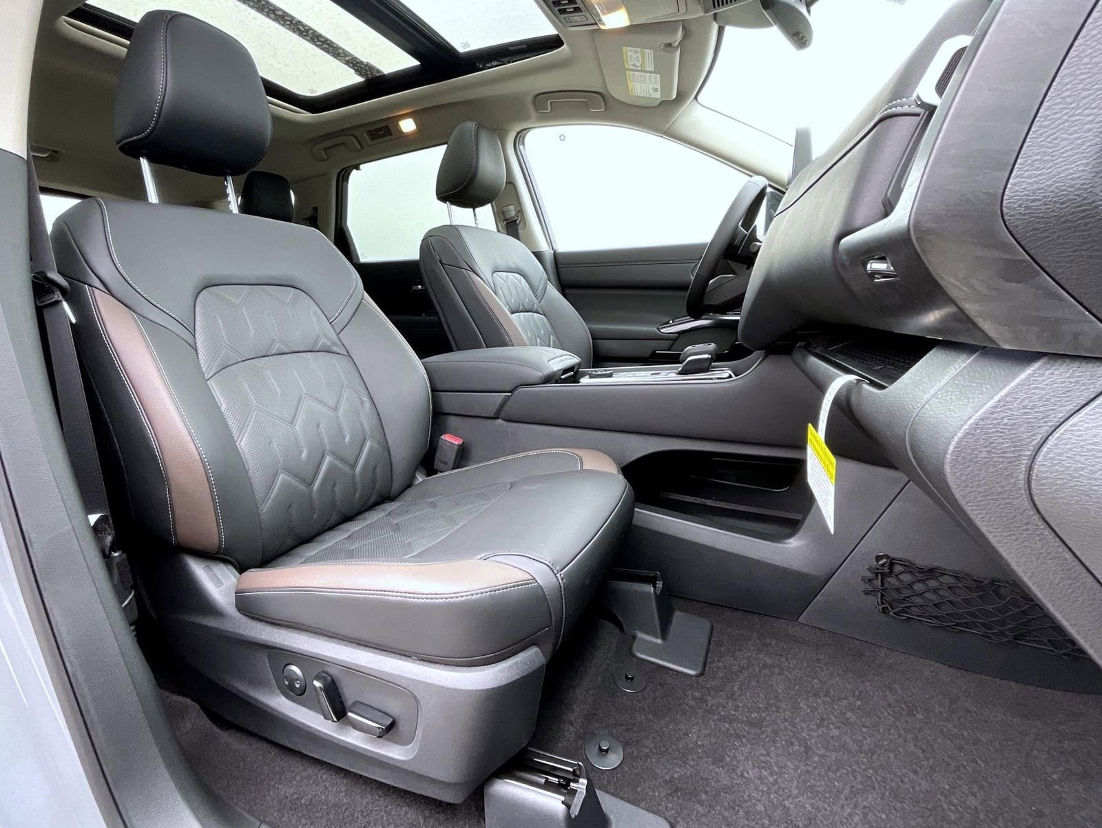 New 2026 Nissan Pathfinder Platinum AWD/4WD image 16