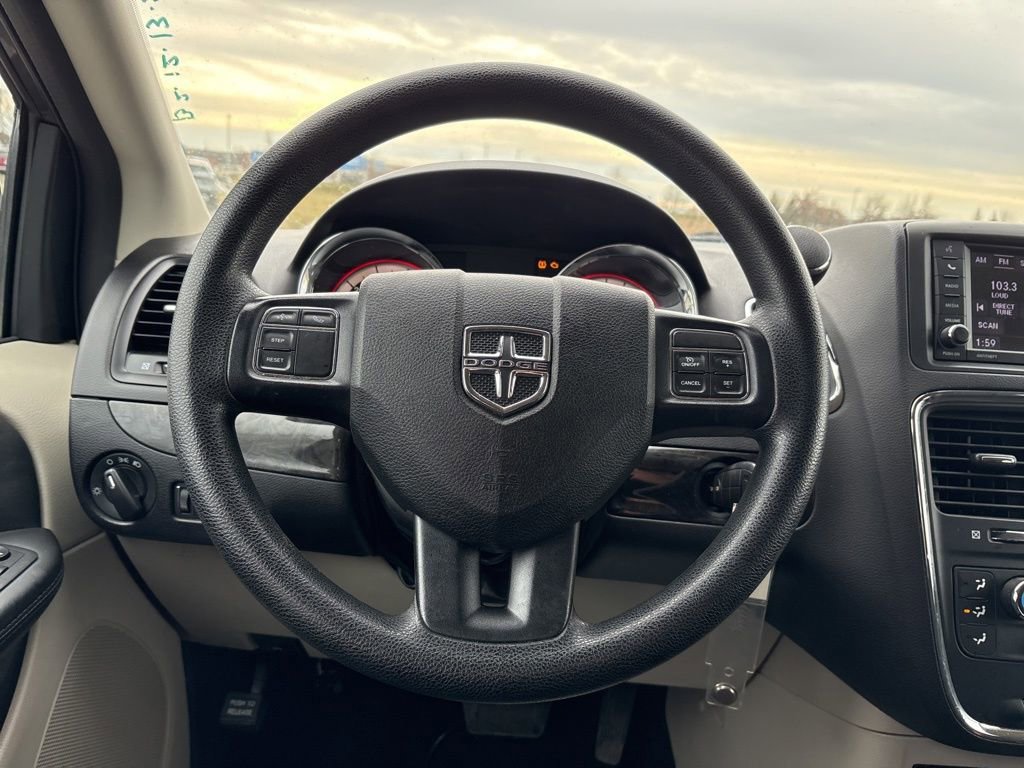 Used 2018 Dodge Grand Caravan SE w/ UConnect Hands-Free Group image 19