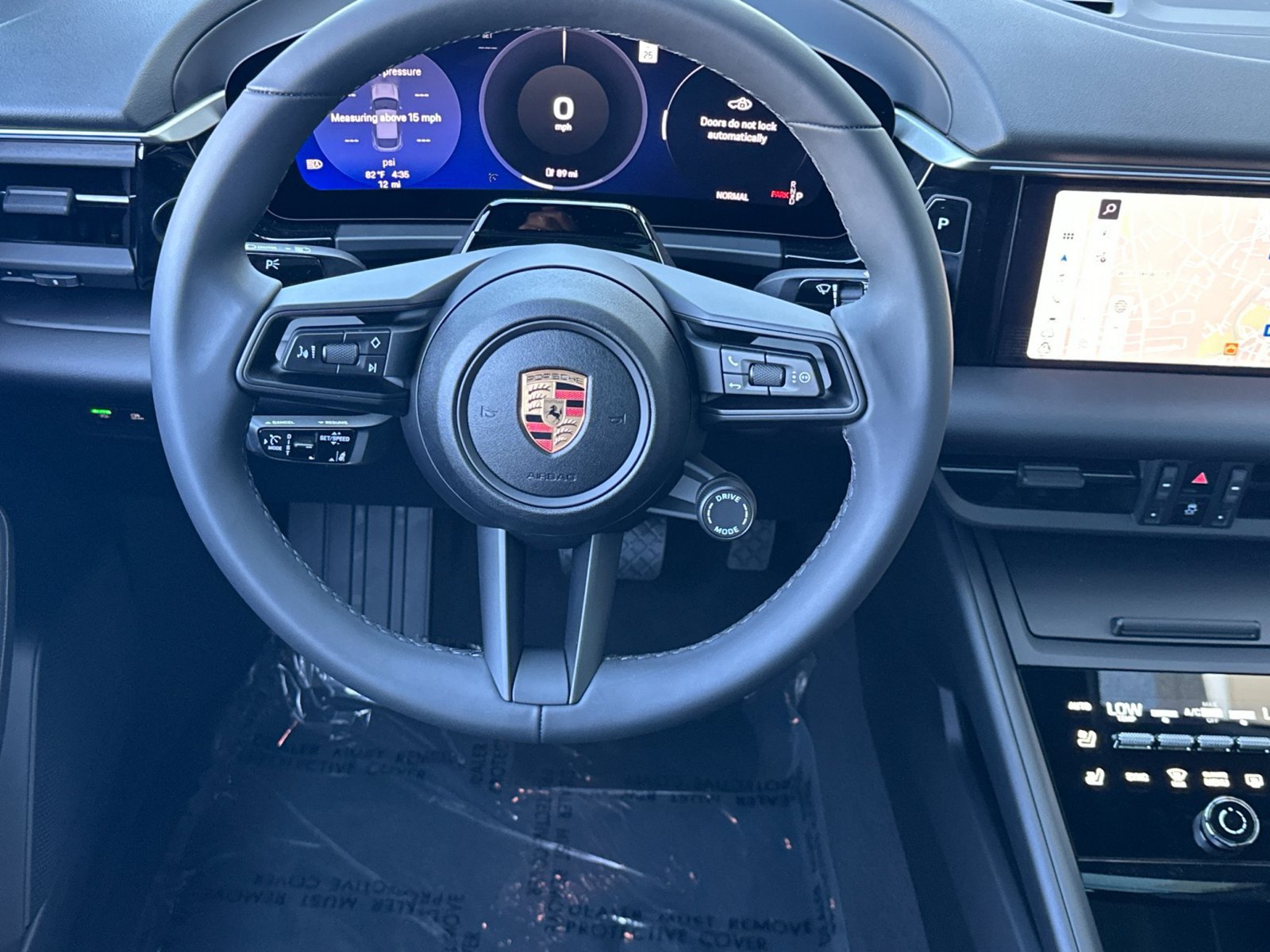 New 2026 Porsche Macan 4 Electric AWD/4WD image 21