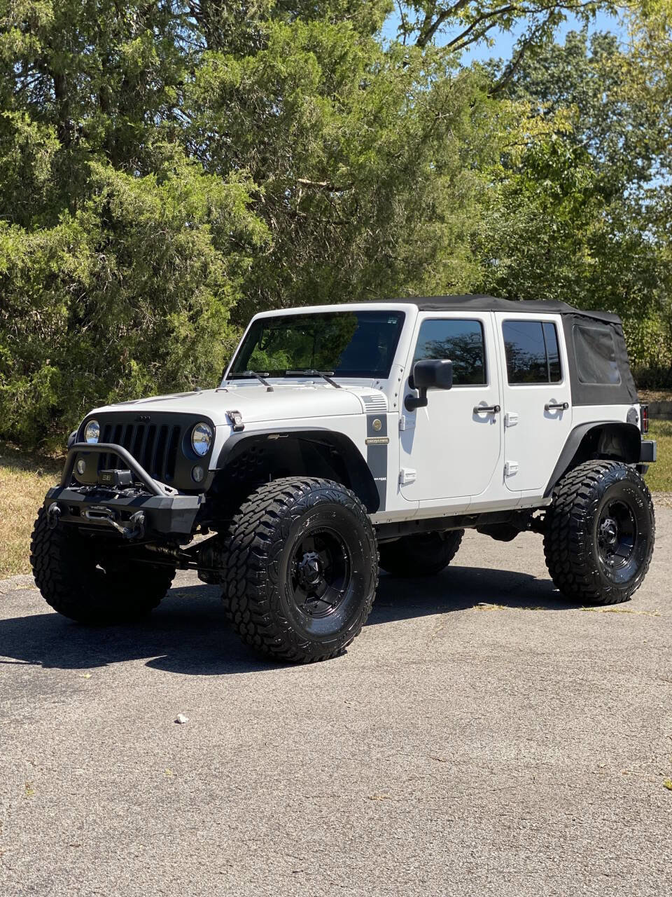 Used 2018 Jeep Wrangler Unlimited Sport image 3