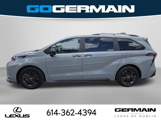 Used 2025 Toyota Sienna XSE w/ XSE Plus Package AWD/4WD image 12