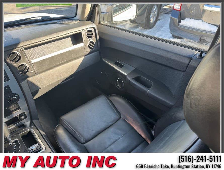 Used 2010 Jeep Commander Sport w/ Sun/Sound Group image 14