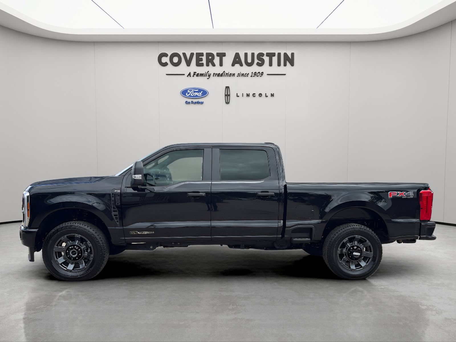 Used 2026 Ford F250 XL w/ STX Appearance Package AWD/4WD image 2