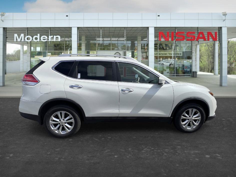 Used 2015 Nissan Rogue SV w/ SV Moonroof Package image 6