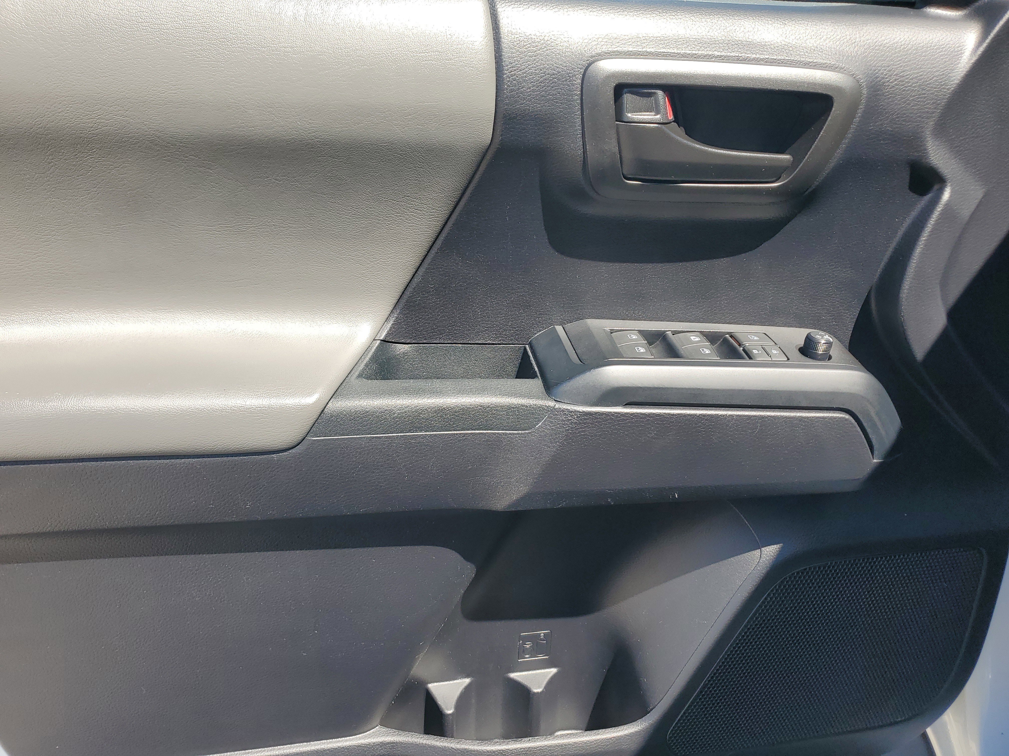 Used 2020 Toyota Tacoma SR image 24