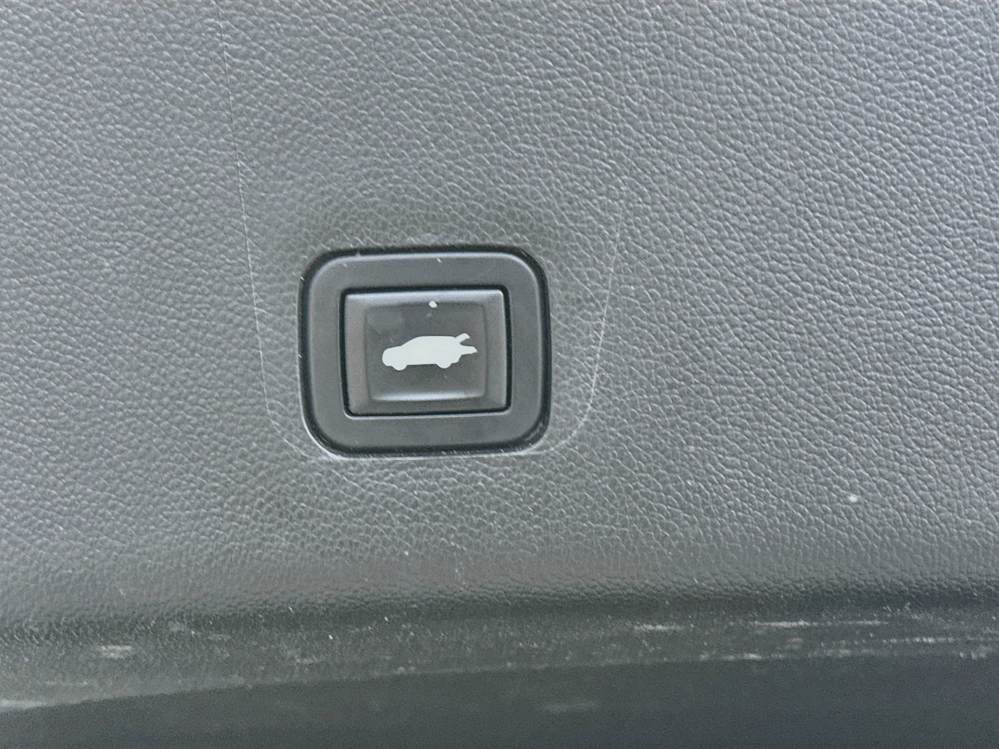 Used 2019 Chevrolet Traverse LT FWD image 32
