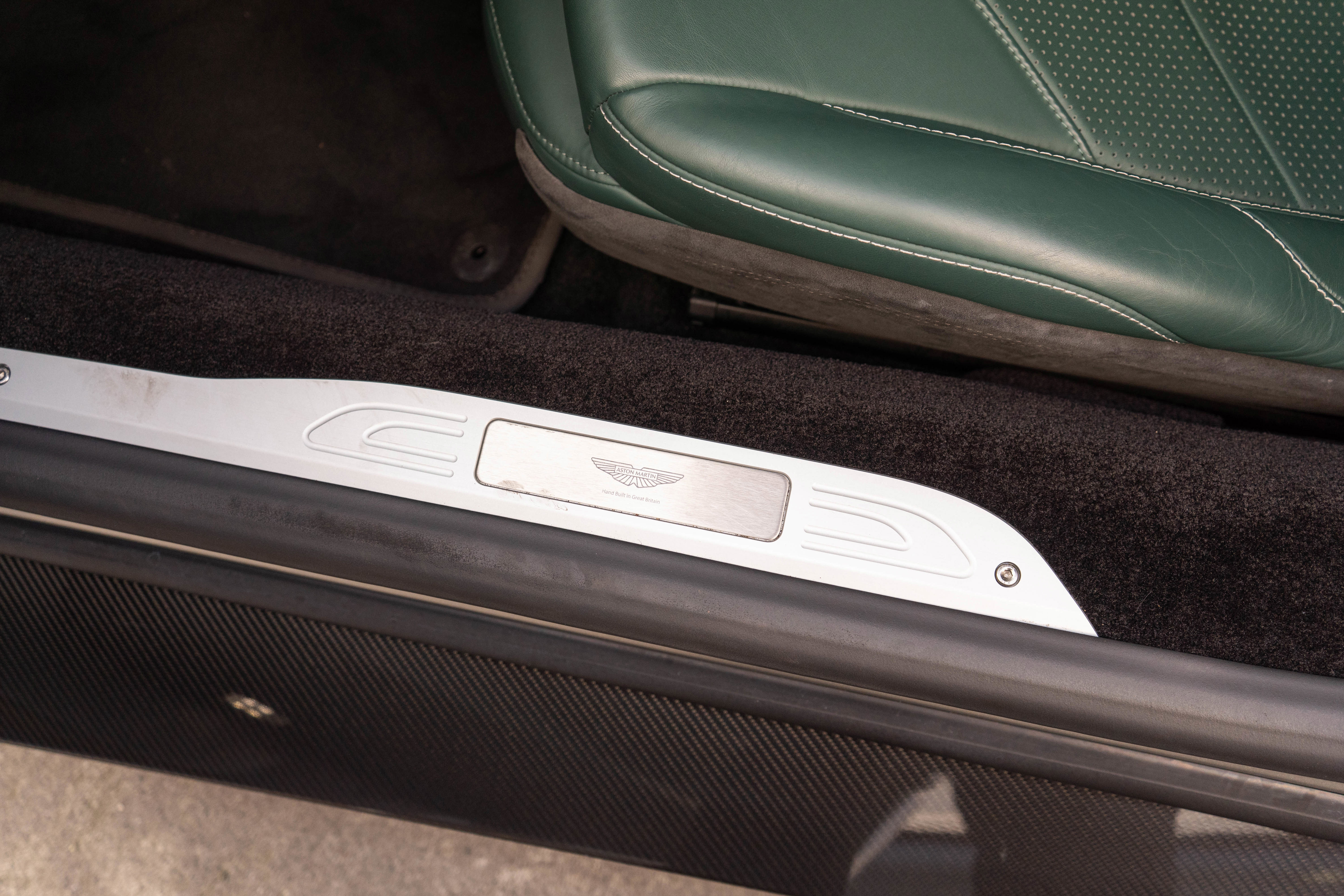 Used 2025 Aston Martin V8 Vantage Coupe image 17