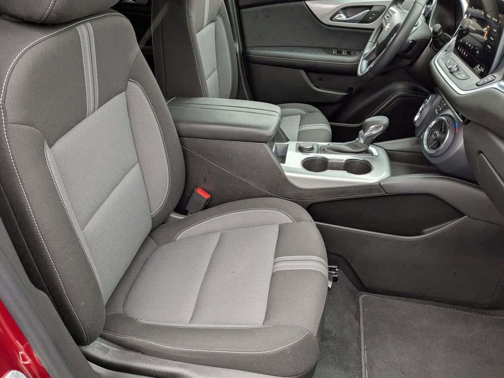 Used 2025 Chevrolet Blazer LT image 34