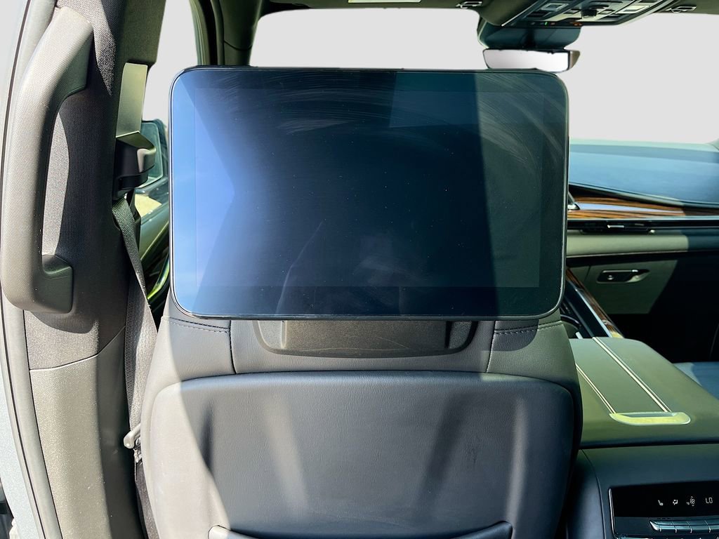 Used 2024 Cadillac Escalade Premium Luxury RWD image 34