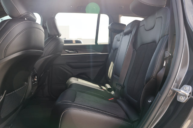 New 2026 Jeep Grand Cherokee Altitude AWD/4WD image 8