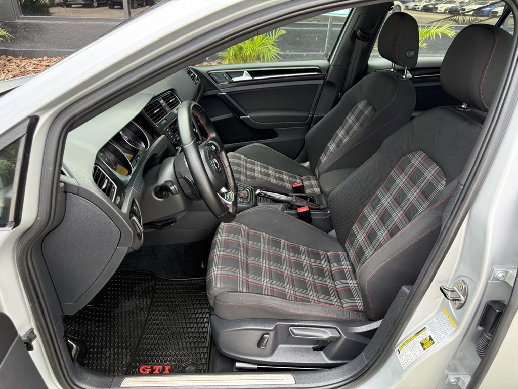 Used 2015 Volkswagen GTI S image 9