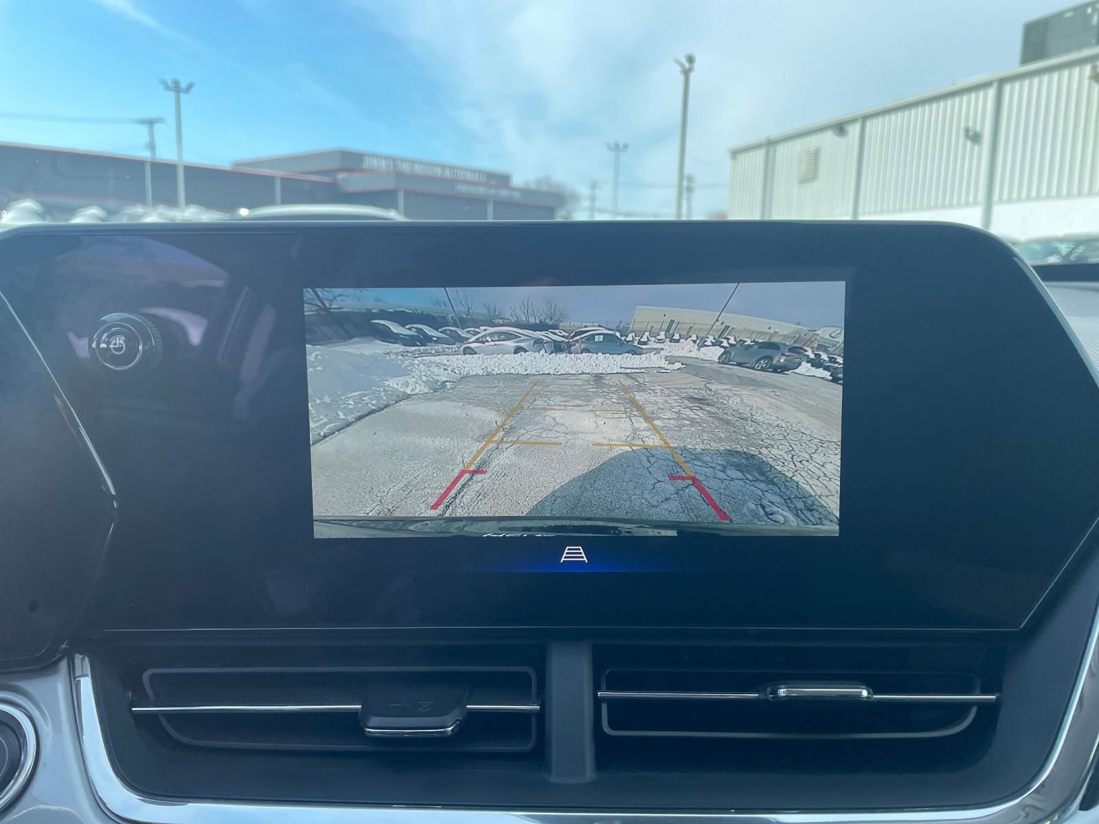 Used 2025 Chevrolet Trax LT w/ LT Convenience Package image 22