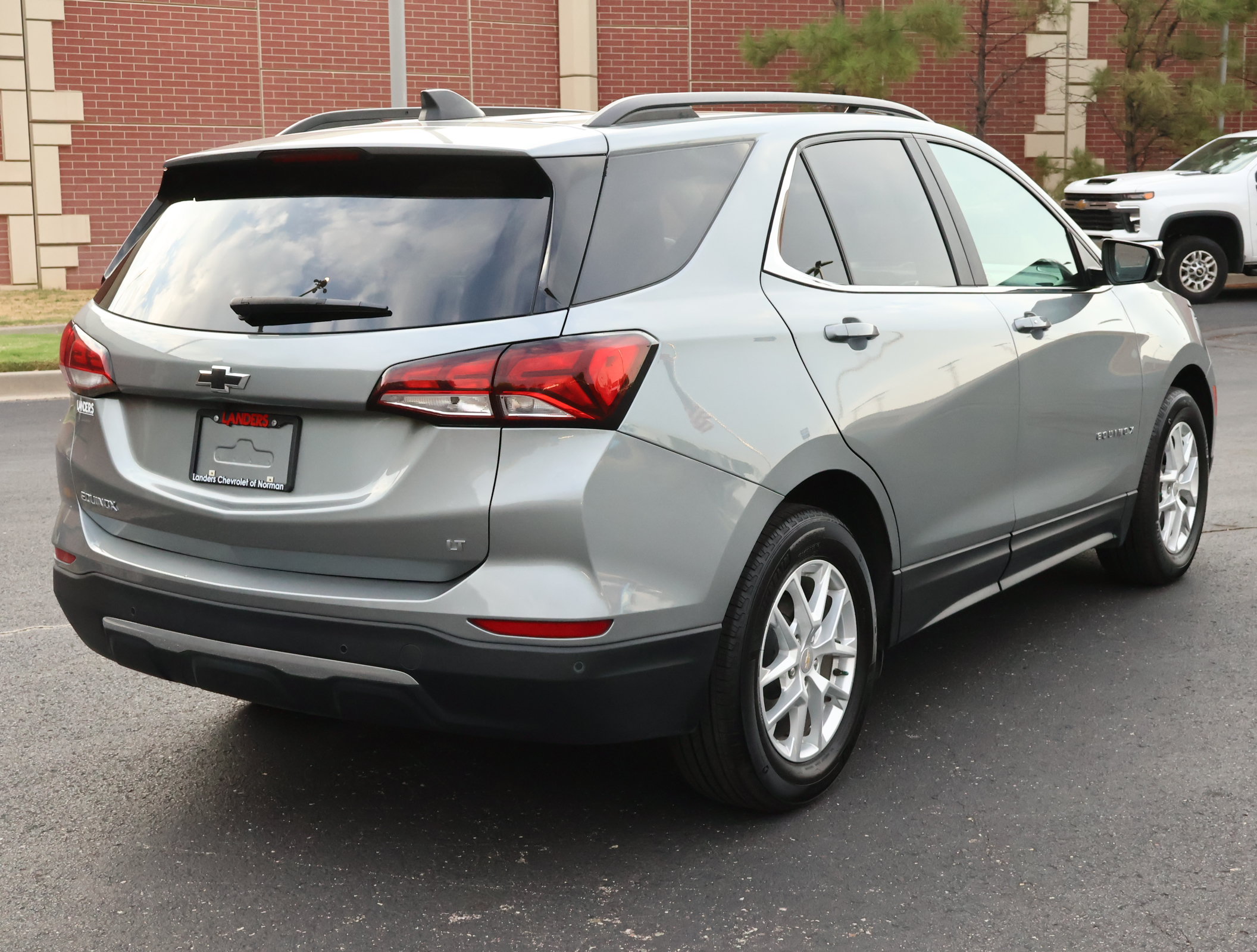 Used 2024 Chevrolet Equinox LT w/ LPO, Floor Liner Package FWD image 31
