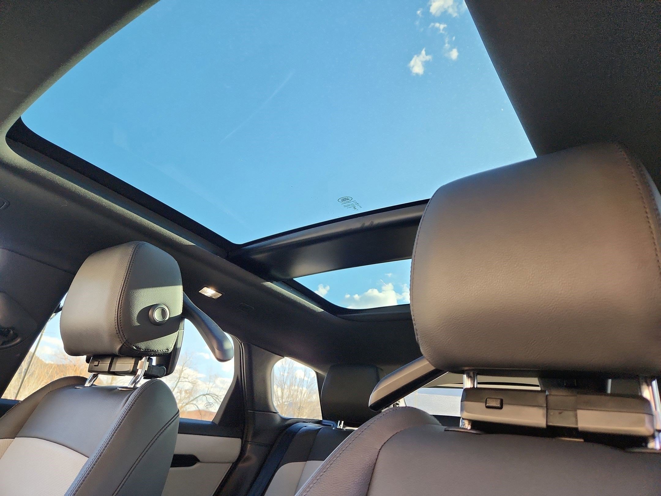 Used 2026 Land Rover Range Rover Evoque Dynamic SE image 11