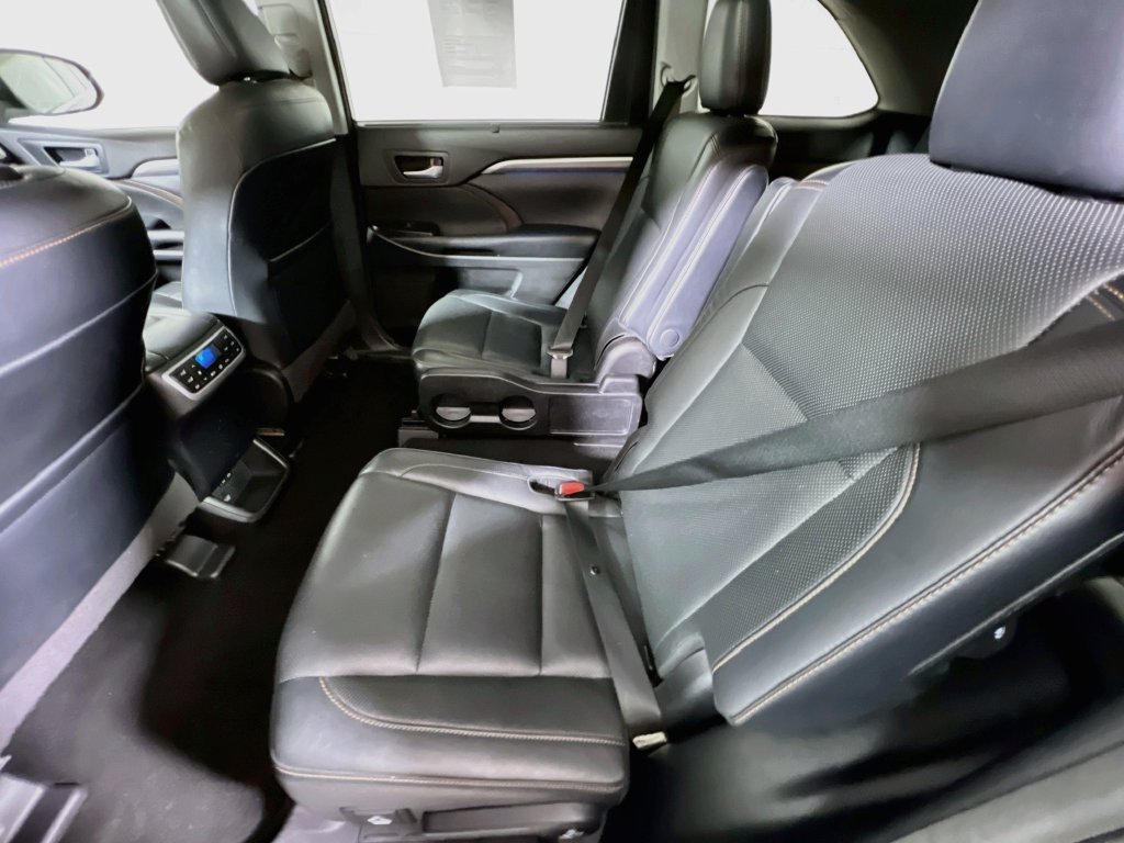 Used 2018 Toyota Highlander Limited Platinum AWD/4WD image 21