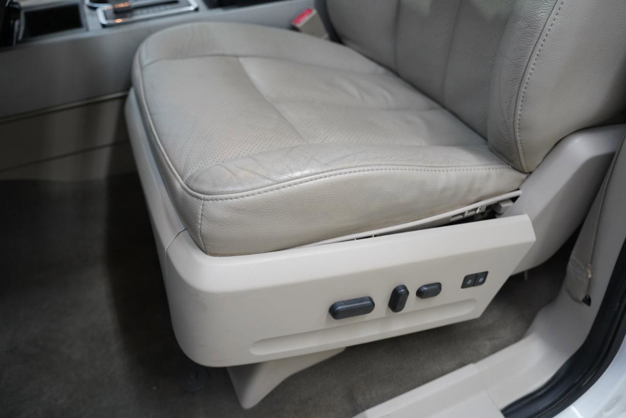 Used 2013 Ford Expedition Limited RWD image 24