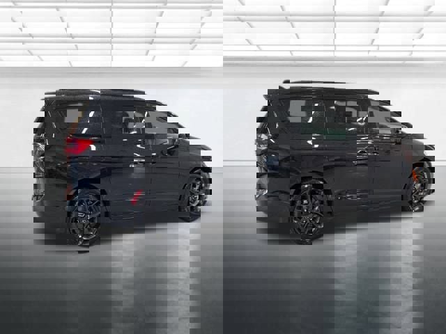 New 2026 Chrysler Pacifica Select w/ S Appearance Package image 7