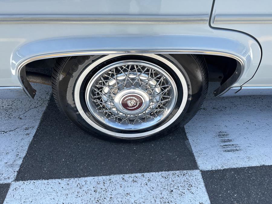 Used 1989 Cadillac Brougham RWD image 12