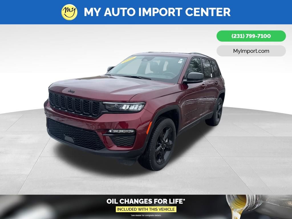 Used 2025 Jeep Grand Cherokee Limited w/ Black Appearance Package image 3