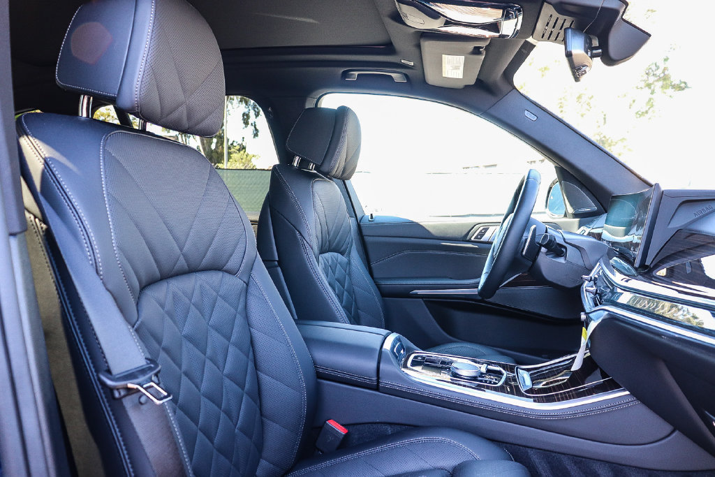 Used 2026 BMW X5 sDrive40i w/ M Sport Package RWD image 16