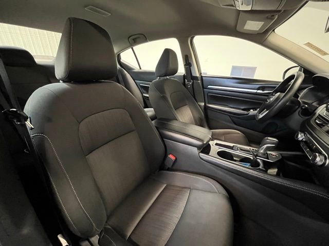 Used 2023 Nissan Altima 2.5 SV image 9