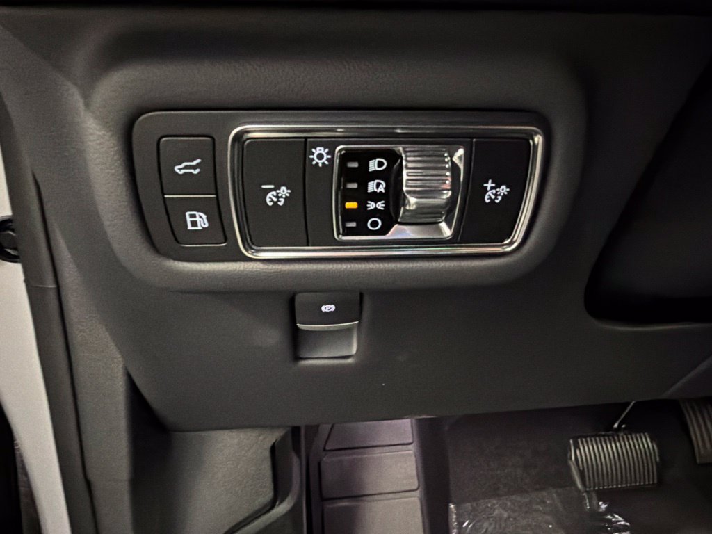 New 2026 Lincoln Nautilus Reserve AWD/4WD image 25