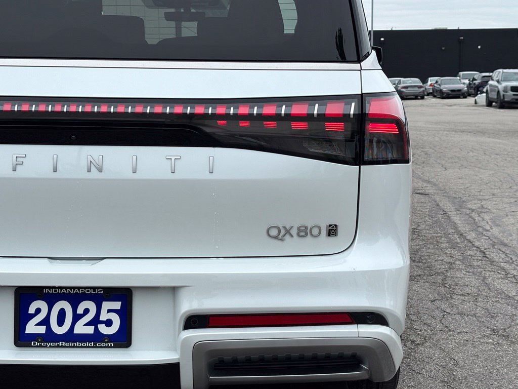 Used 2025 INFINITI QX80 Luxe AWD/4WD image 5