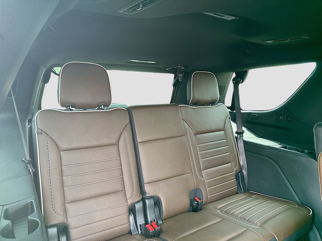 Used 2025 GMC Yukon Denali Ultimate AWD/4WD image 28
