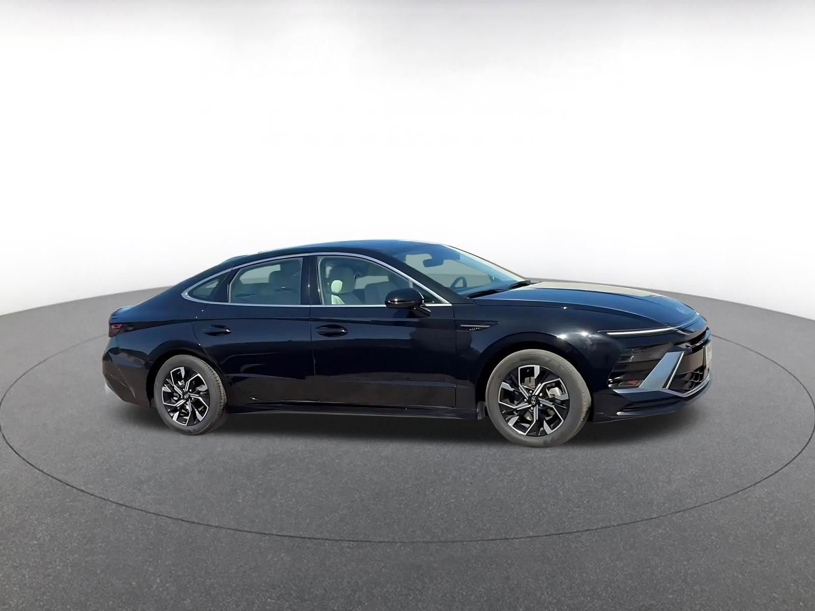 Used 2025 Hyundai Sonata SEL image 2