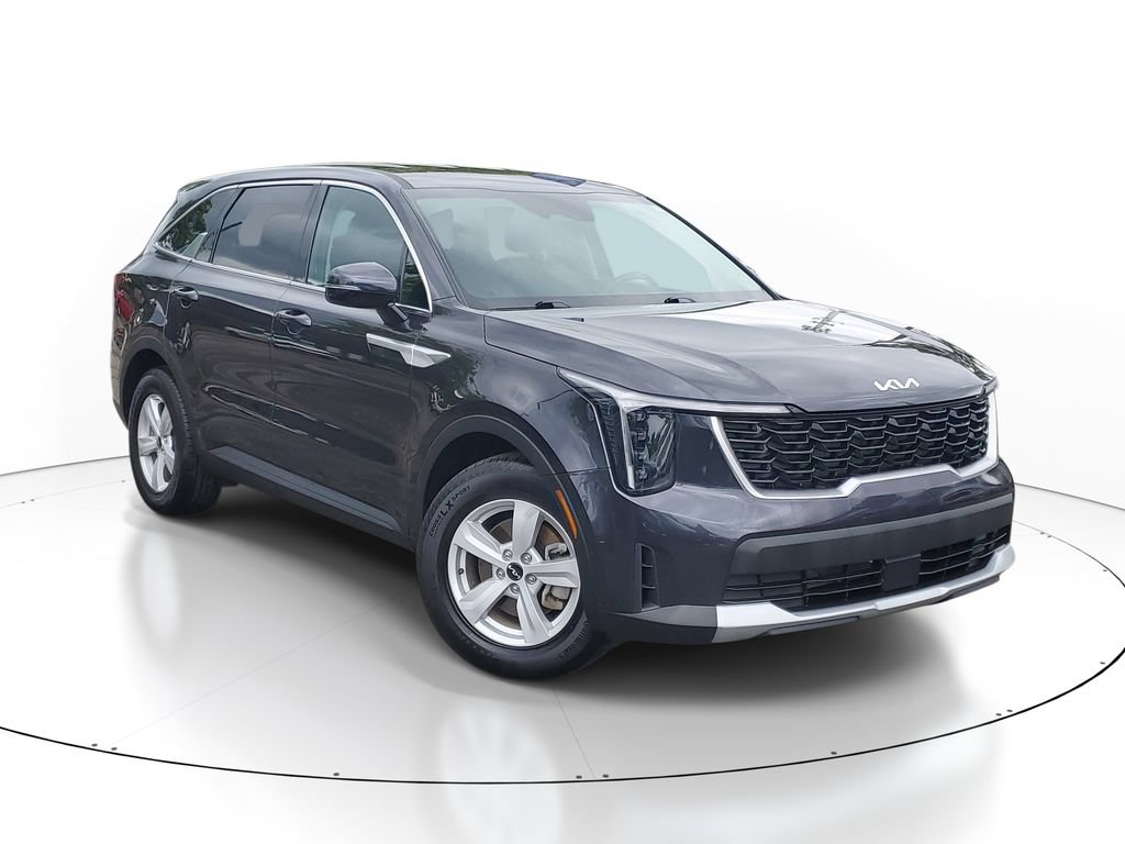 Certified 2025 Kia Sorento LX FWD image 1