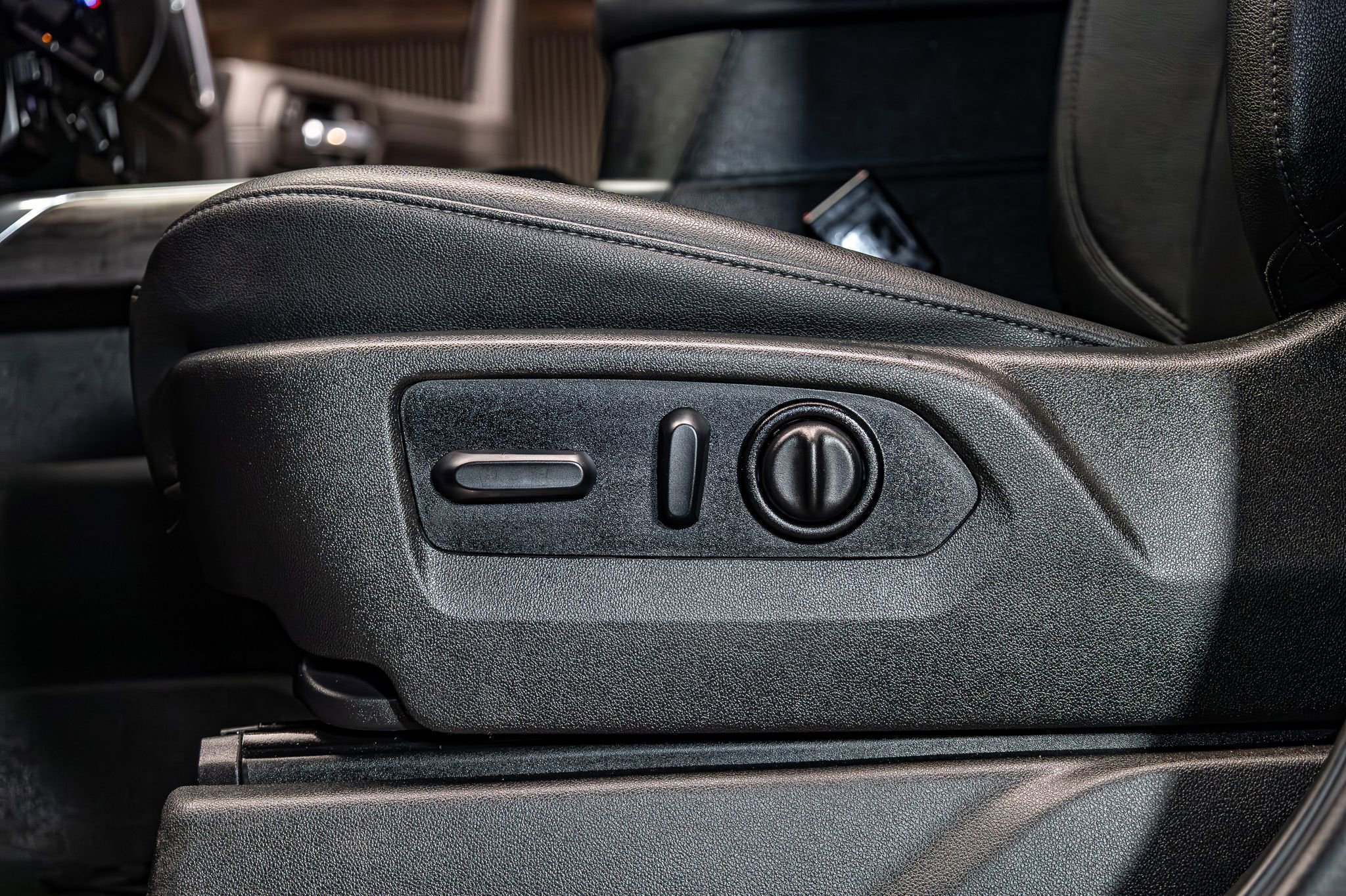 Used 2022 Chevrolet Silverado 2500 LTZ w/ LTZ Plus Package AWD/4WD image 24