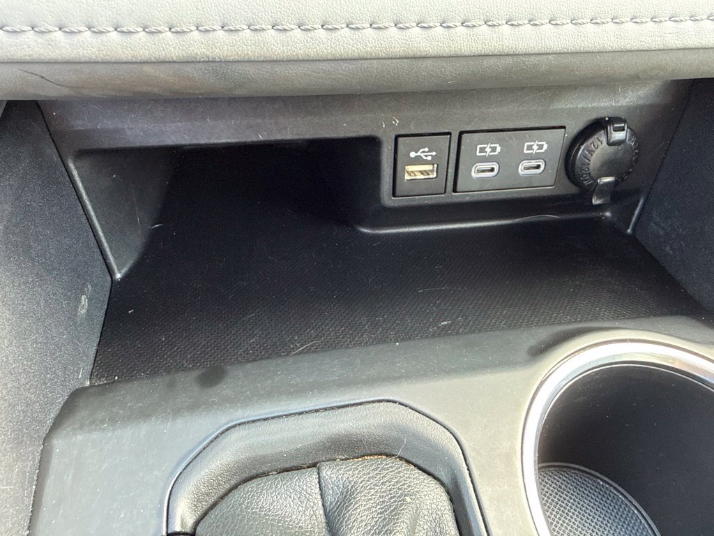 Used 2024 Toyota Highlander XLE AWD/4WD image 38