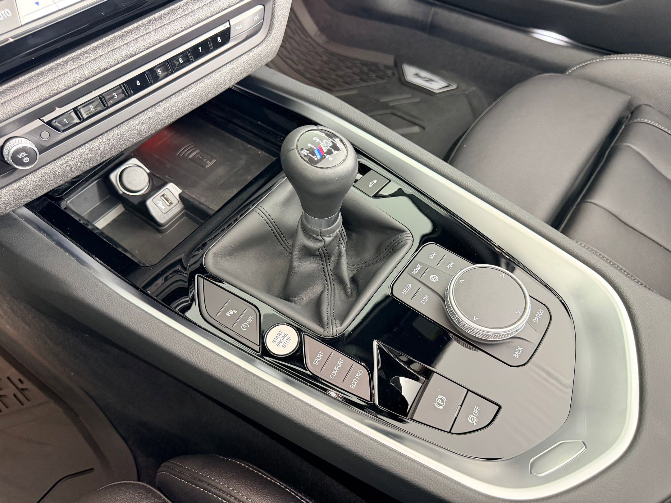 Used 2025 BMW Z4 M40i w/ Edition image 14