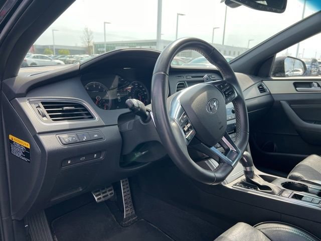 Used 2017 Hyundai Sonata Limited 2.0T w/ Cargo Package image 9