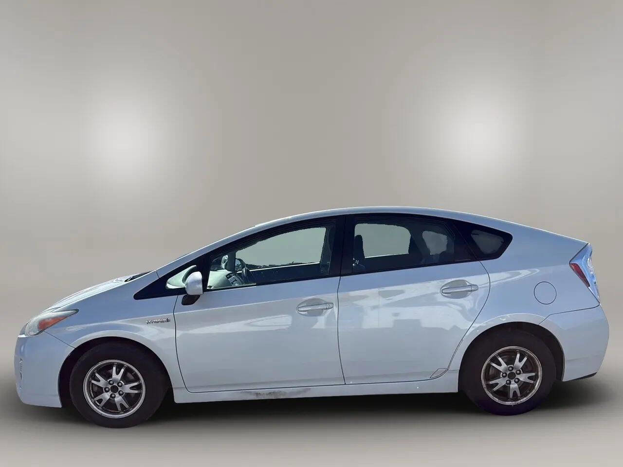 Used 2011 Toyota Prius Two w/ Preferred Accessory Pkg image 4