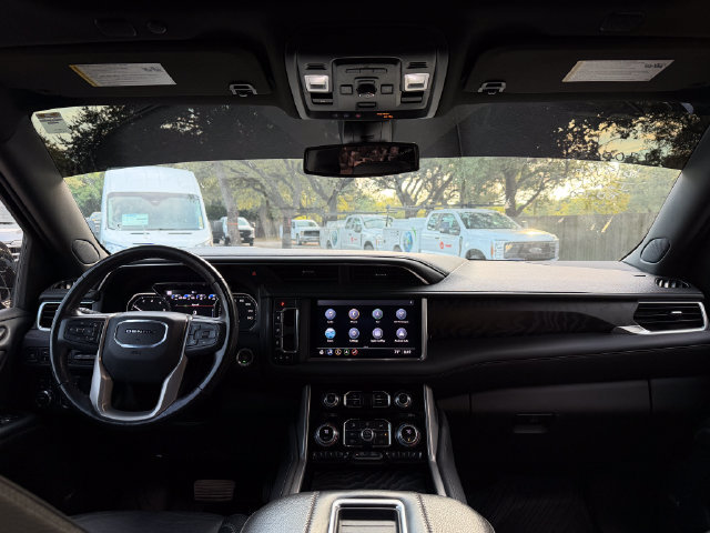 Used 2021 GMC Yukon Denali AWD/4WD image 17