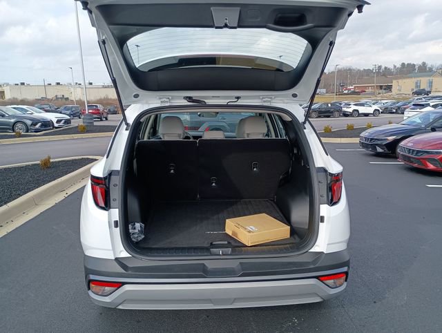 Used 2025 Hyundai Tucson SE image 29
