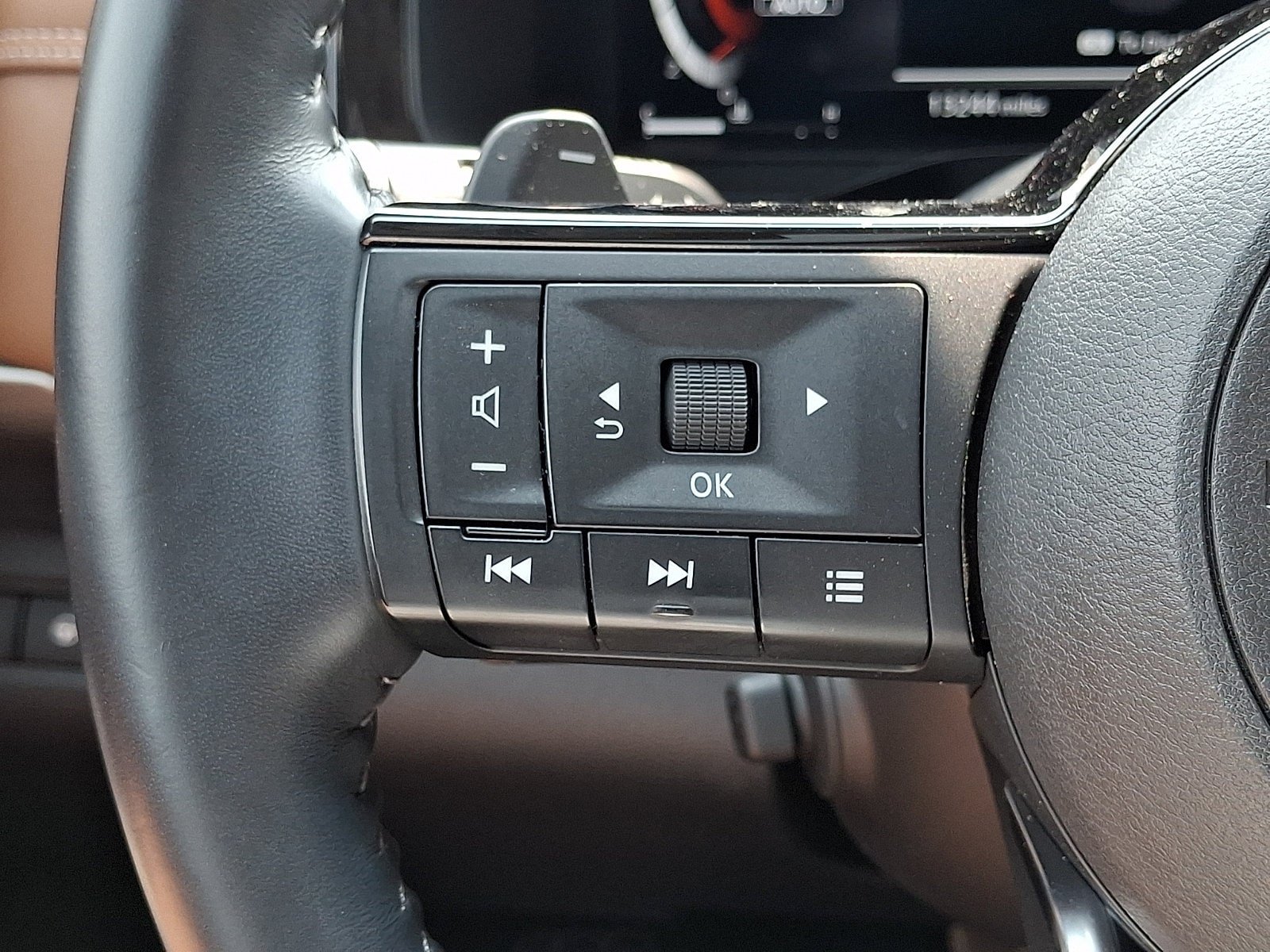 Certified 2023 Nissan Pathfinder Platinum w/ Cargo Package AWD/4WD image 26