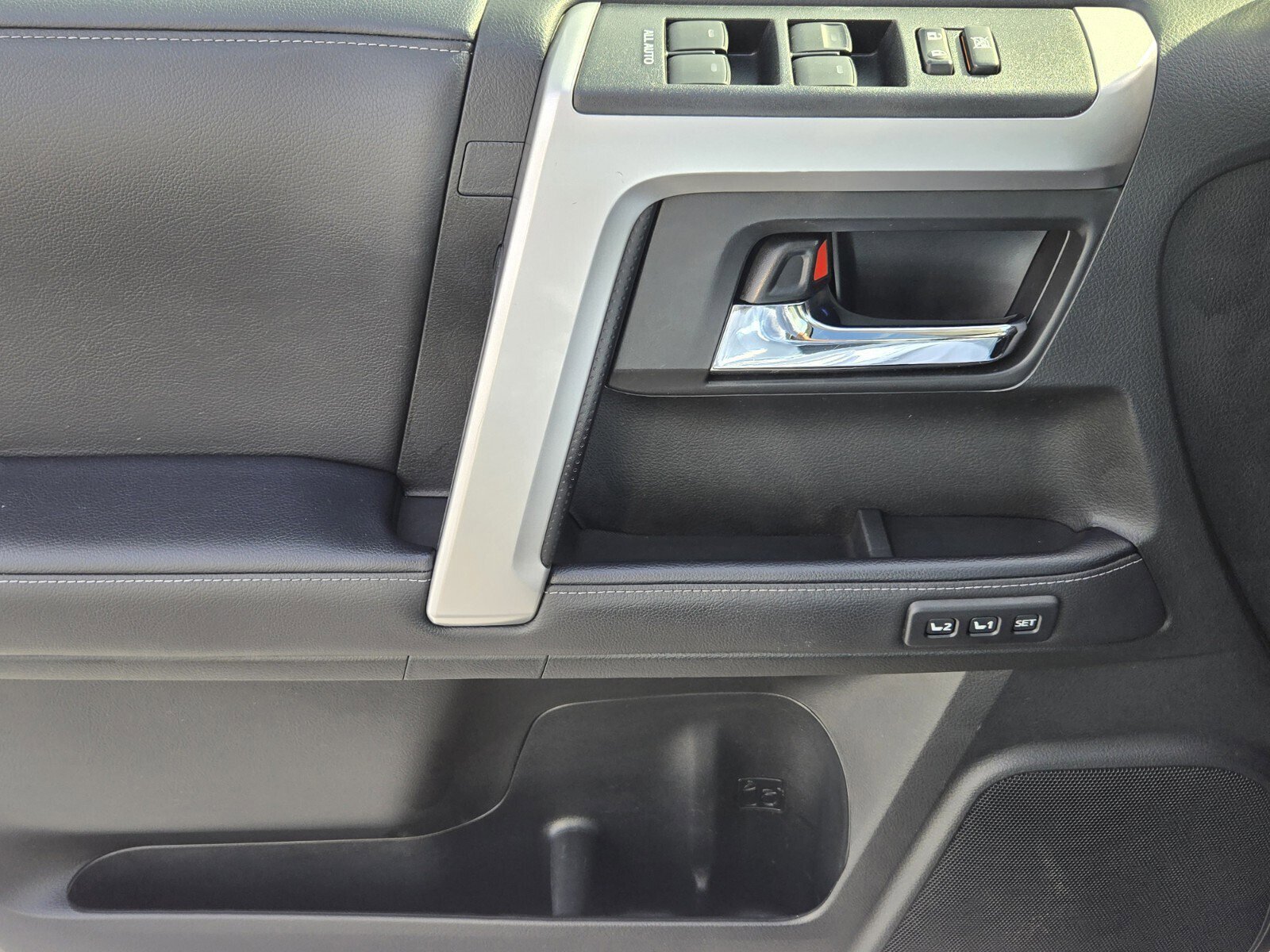 Used 2022 Toyota 4Runner Limited image 31