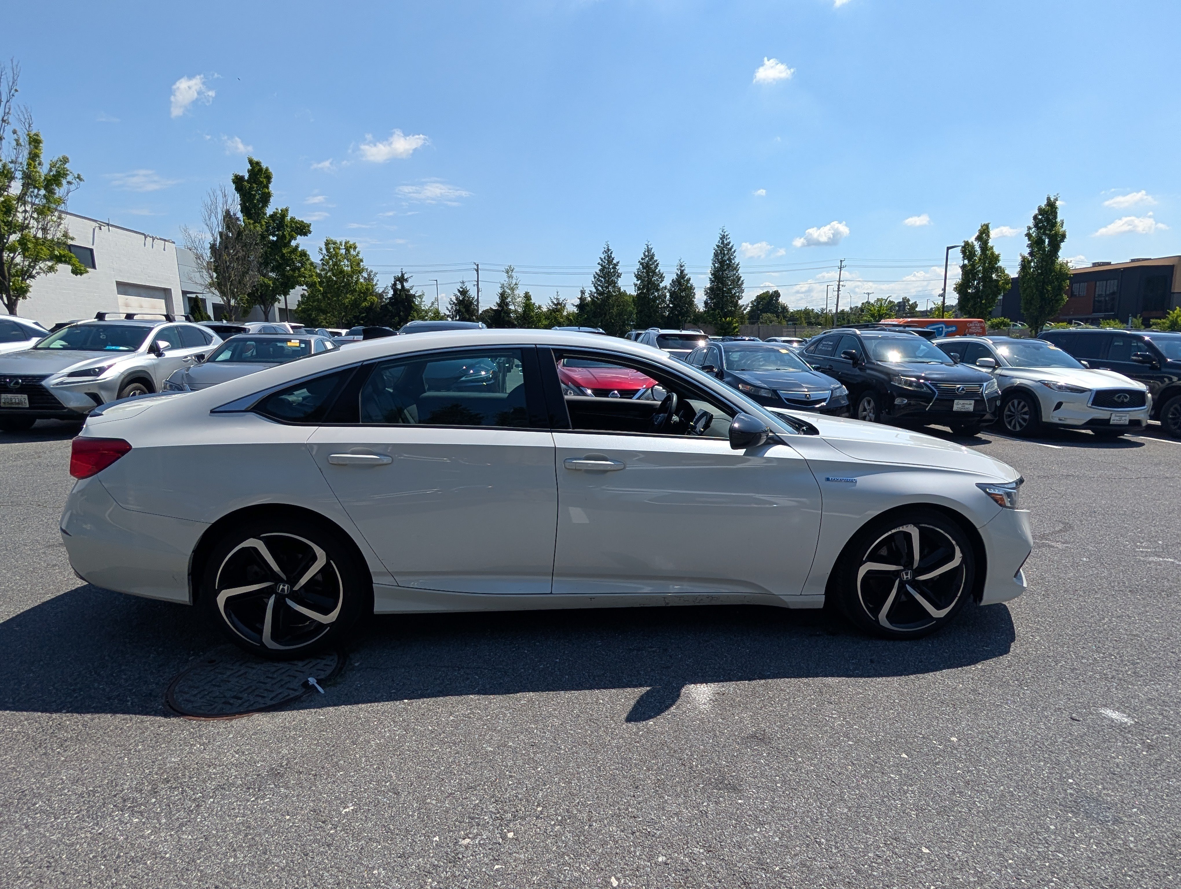 Used 2022 Honda Accord Sport image 2